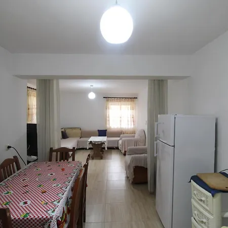 아파트 Lemon House