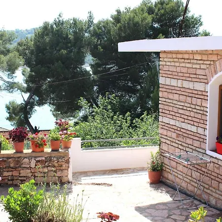 Lemon House Apartment Ksamil